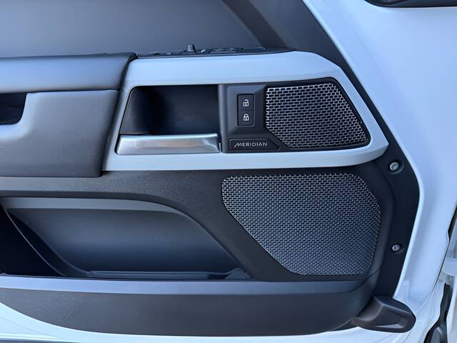 2023 Land Rover Defender