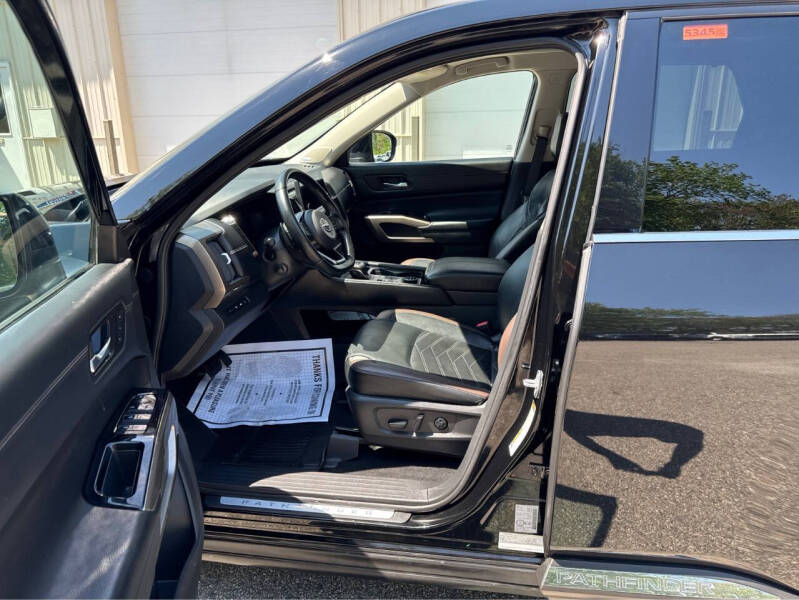 2022 Nissan Pathfinder Platinum