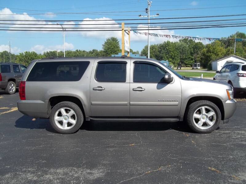 2007 Chevrolet Suburban for sale at R V Used Cars LLC in Georgetown OH