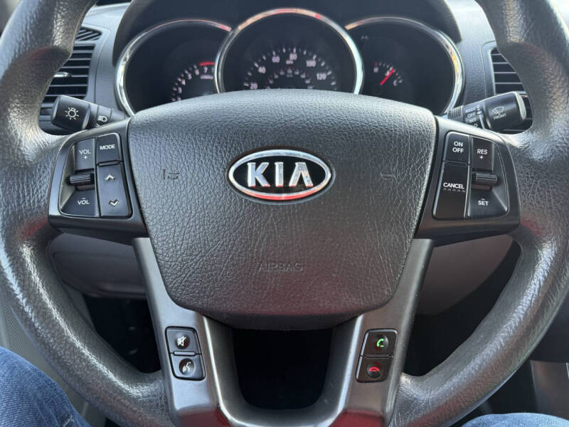2012 Kia Sorento LX
