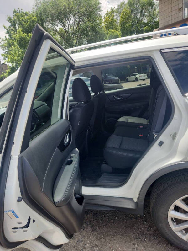 2017 Nissan Rogue SV