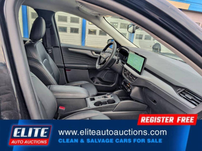 2025 Ford Escape Platinum