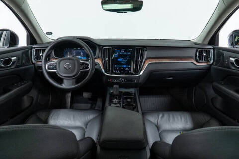 2024 Volvo V60 Cross Country B5 Plus