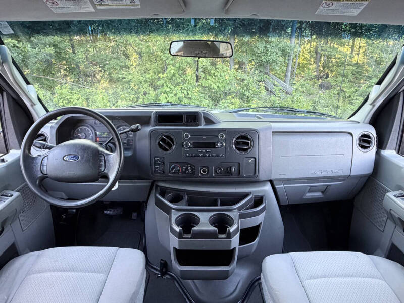 2012 Ford E-Series E-350 SD XLT