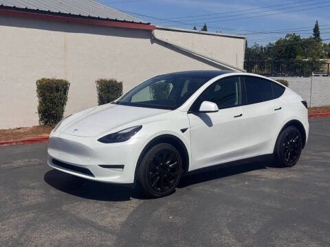 2024 Tesla Model Y Long Range