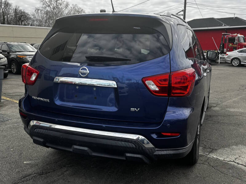 2017 Nissan Pathfinder SL