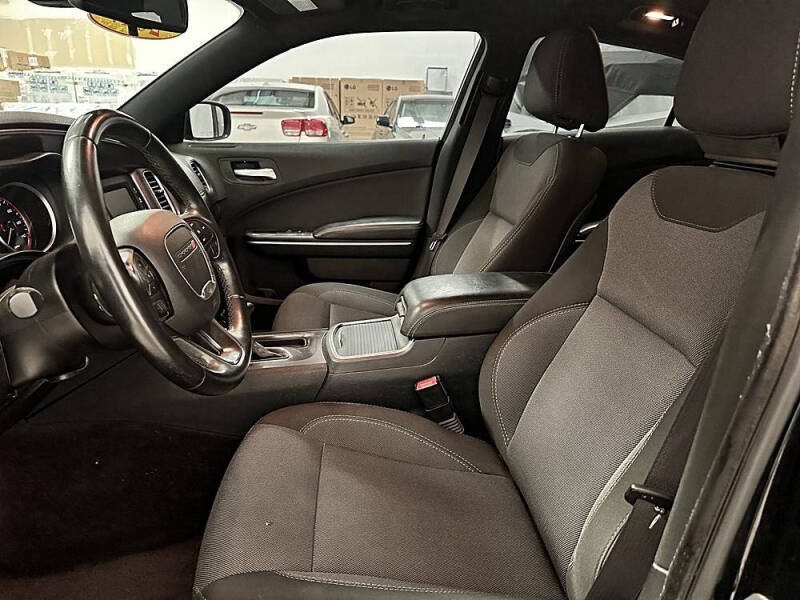 2017 Dodge Charger SE