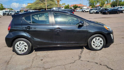 2016 Toyota Prius c Two