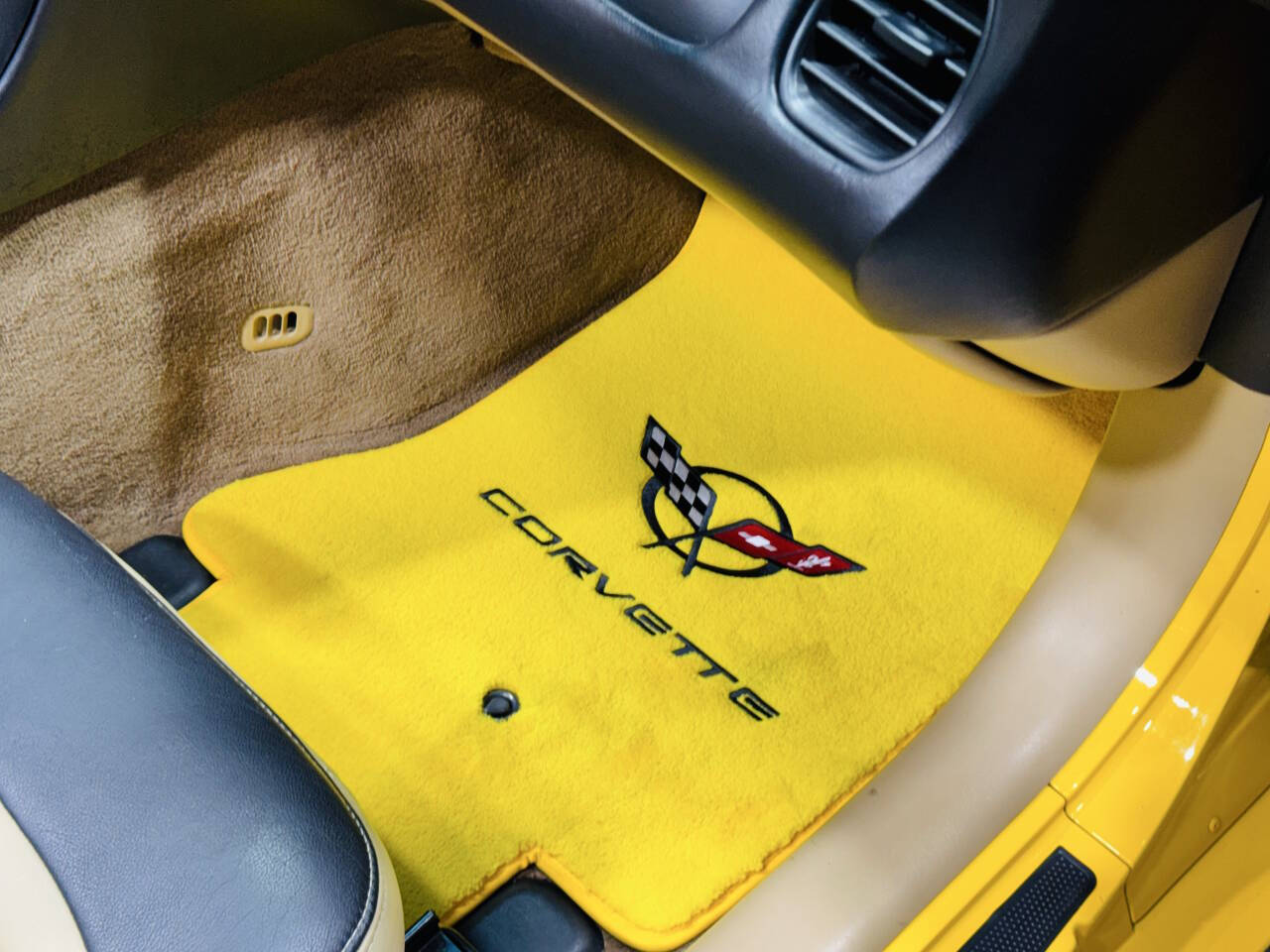 2001 Chevrolet Corvette 68