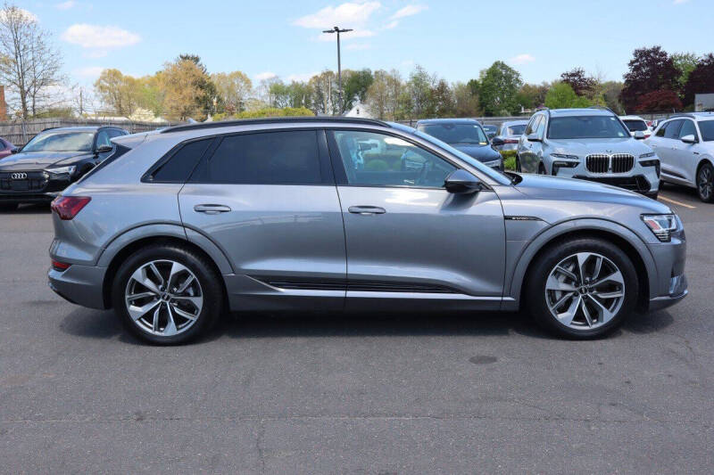 2021 Audi e-tron quattro Premium