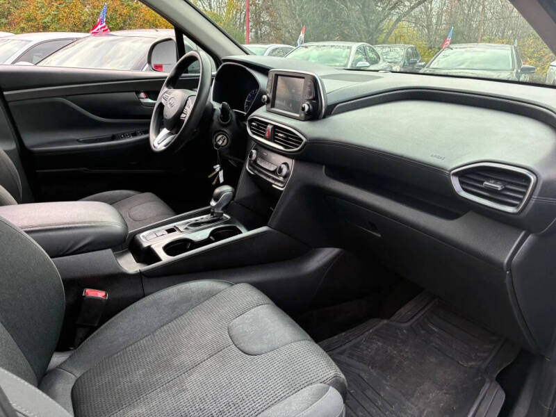 2019 Hyundai Santa Fe SE 2.4L