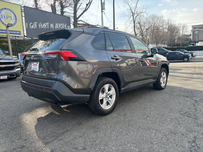 2020 Toyota RAV4 Hybrid LE