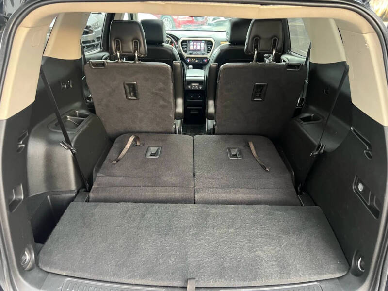 2017 GMC Acadia Denali