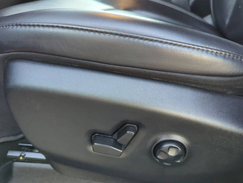 2023 Chrysler Pacifica Plug-In Hybrid Touring L