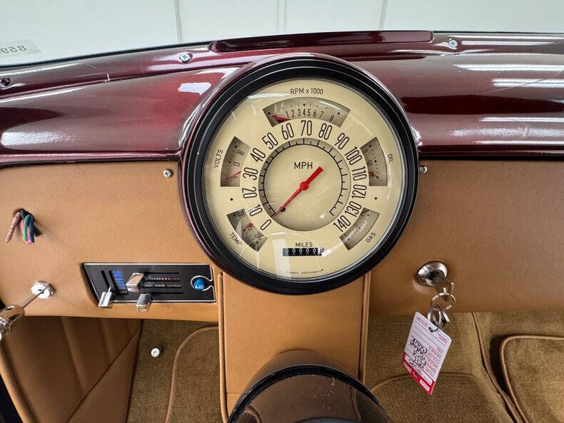 1951 Ford Deluxe