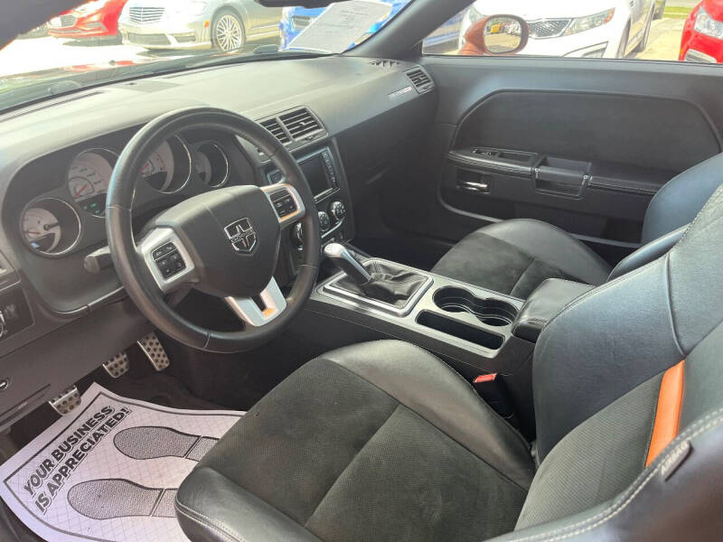 2011 Dodge Challenger SRT8 392