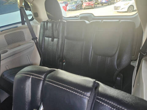 2016 Chrysler Town and Country Touring