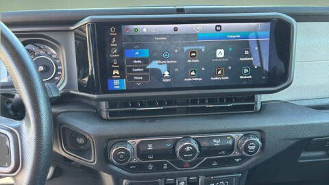 2025 Jeep Gladiator NightHawk