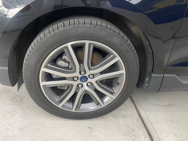 2022 Ford Edge Titanium