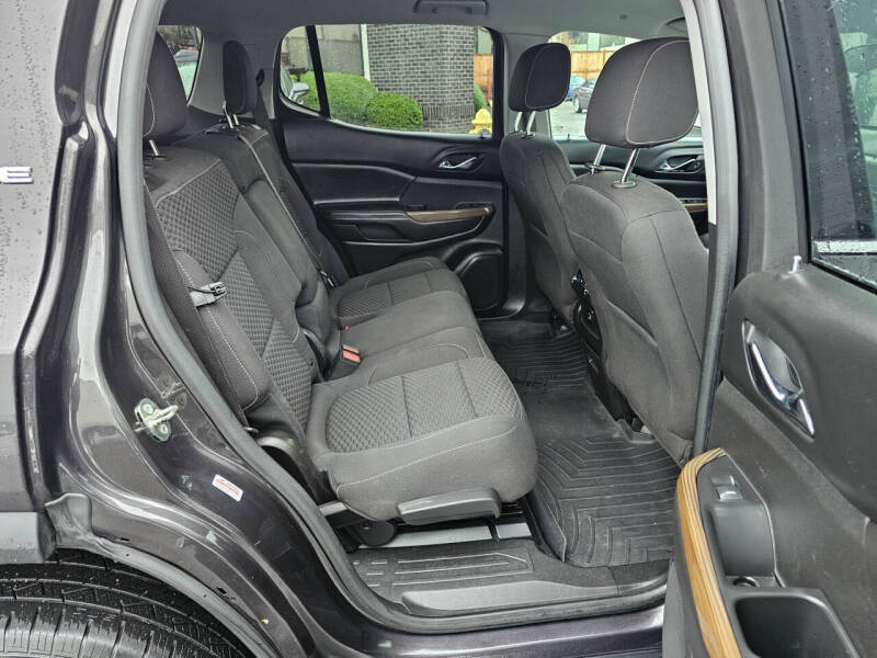 2017 GMC Acadia SLE-2