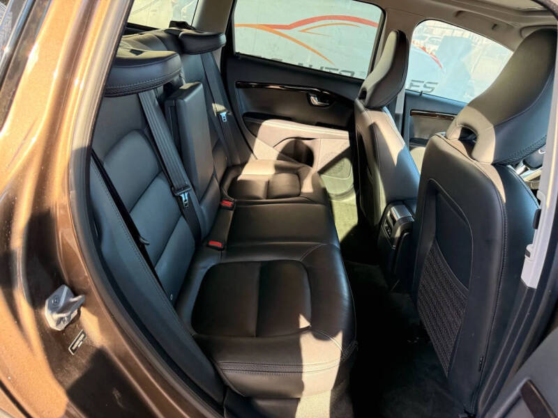 2015 Volvo XC70 T6 Platinum