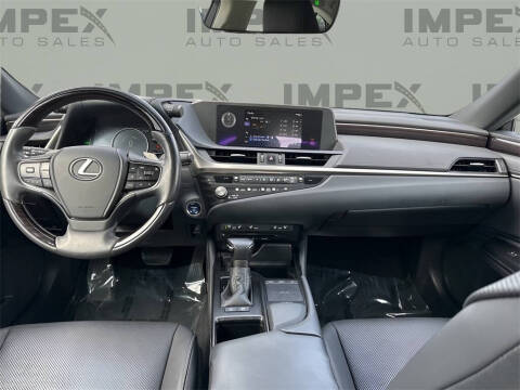 2021 Lexus ES 300h