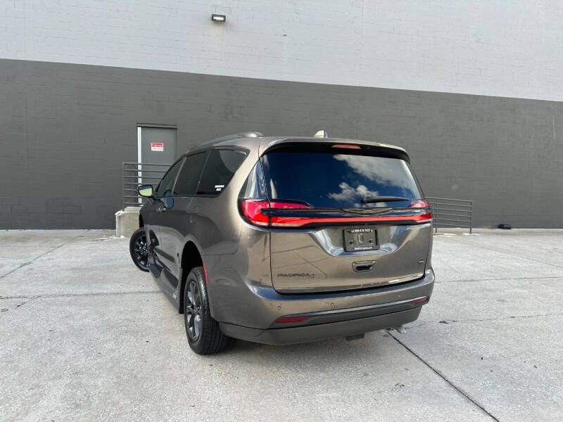 2021 Chrysler Pacifica Touring