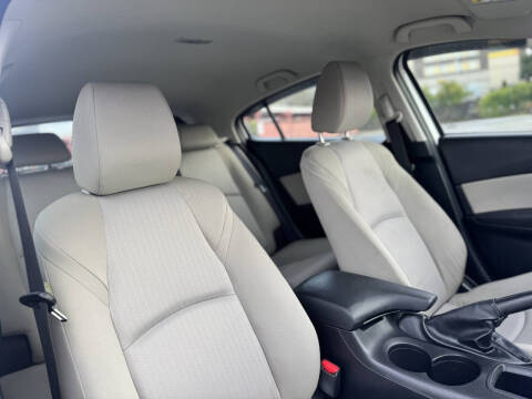 2014 Mazda MAZDA3 i Sport