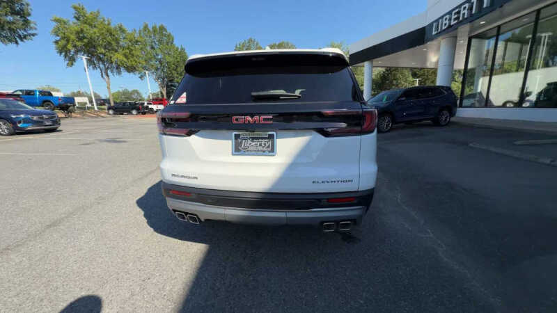 2026 GMC Acadia Elevation