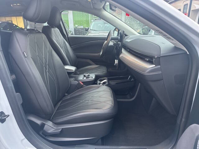 2022 Ford Mustang Mach-E Select