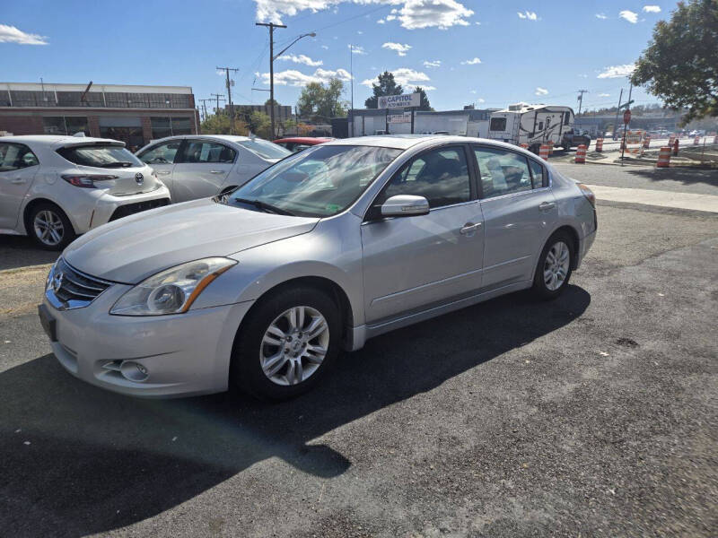 2011 Nissan Altima S's photo