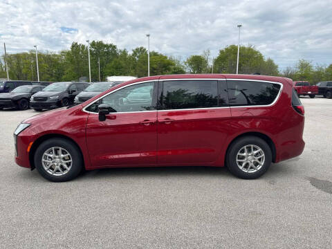 2027 Chrysler Pacifica Select