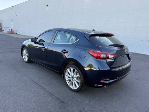 2017 Mazda MAZDA3 Touring