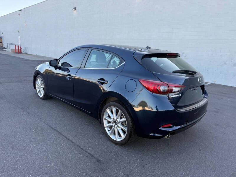 2017 Mazda MAZDA3 Touring