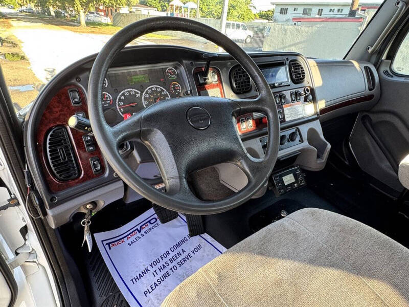 2017 Freightliner M2 106