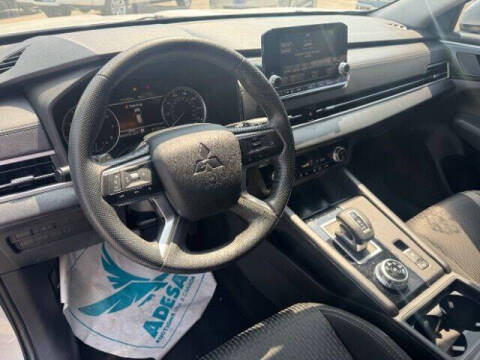 2022 Mitsubishi Outlander ES