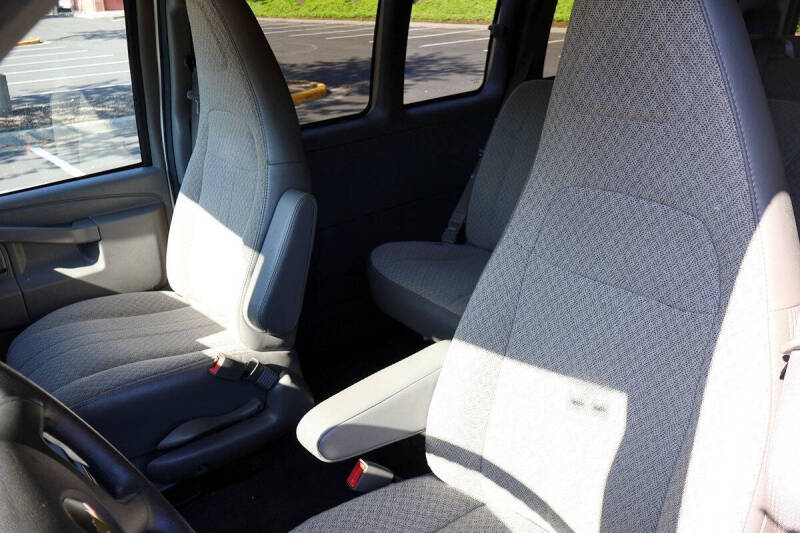 2024 Chevrolet Express LT 3500