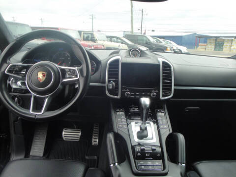 2017 Porsche Cayenne Turbo