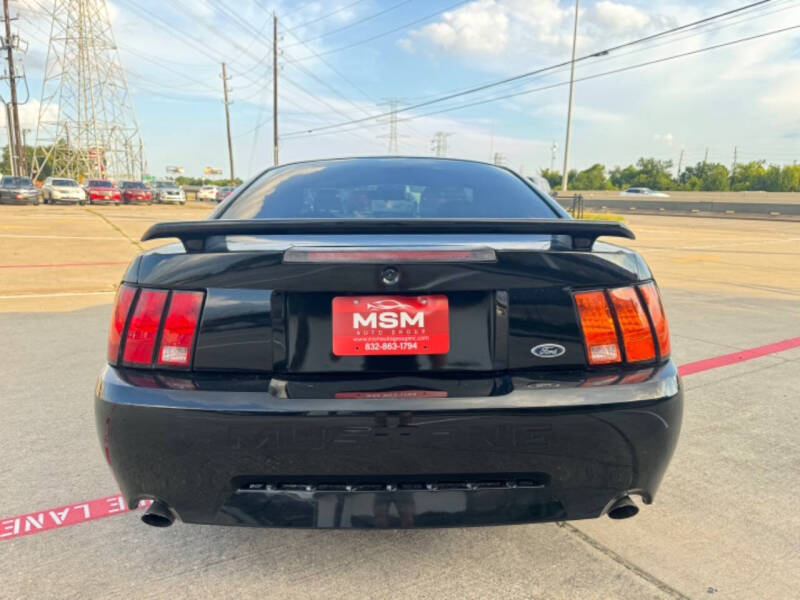 2004 Ford Mustang GT Deluxe