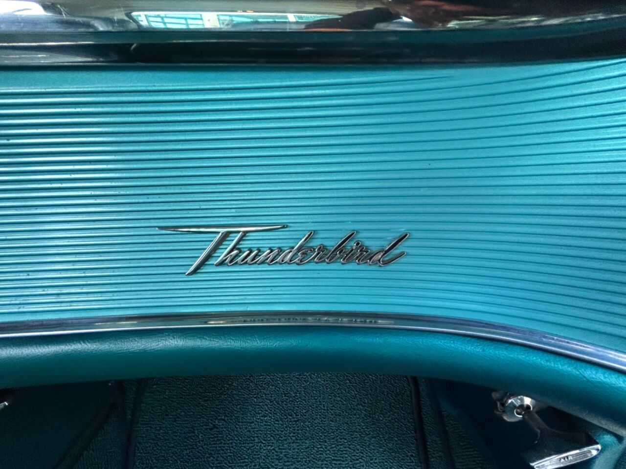 1962 Ford Thunderbird 23