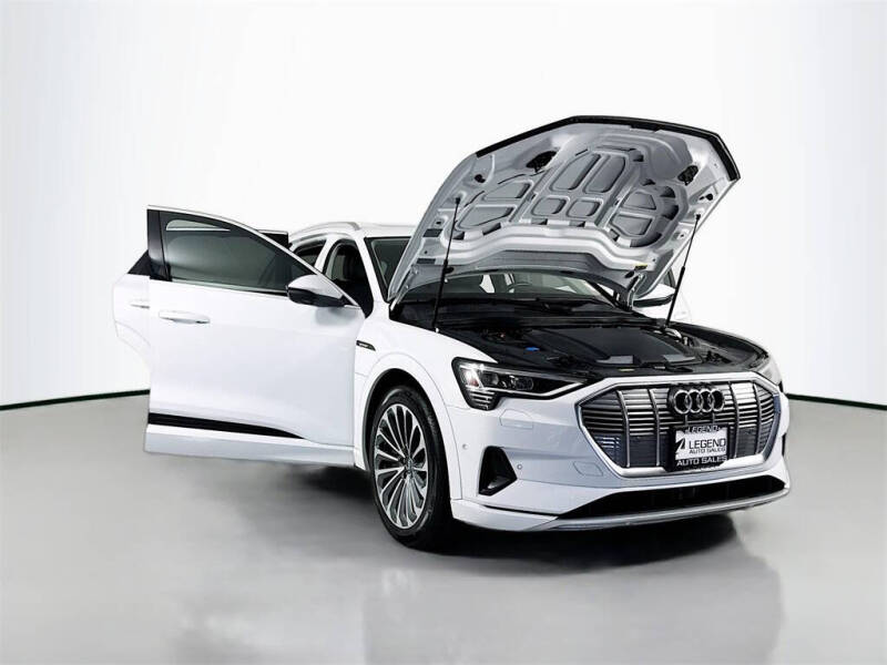 2019 Audi e-tron quattro Prestige