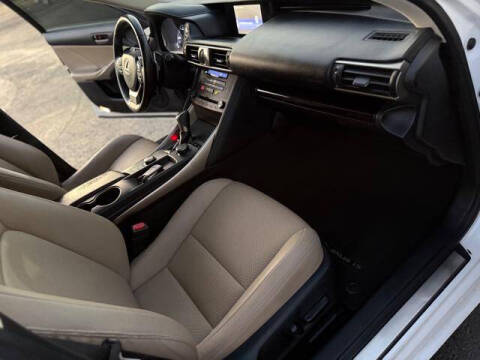 2019 Lexus IS 300
