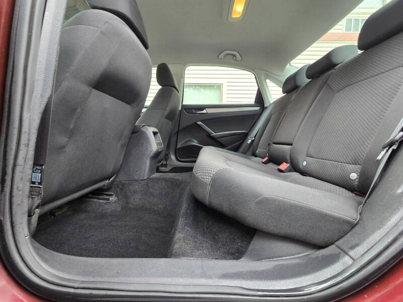 2014 Volkswagen Passat 2.5L S PZEV