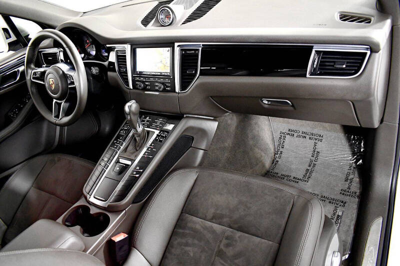 2016 Porsche Macan S