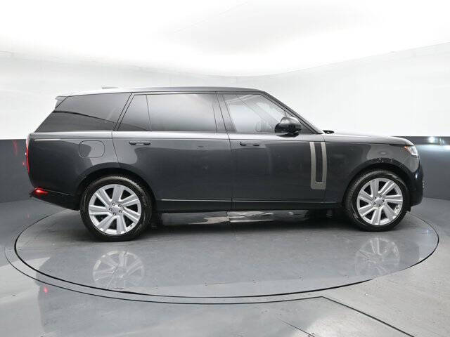 2023 Land Rover Range Rover P400 SE LWB