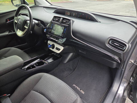 2017 Toyota Prius Three
