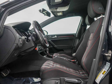 2017 Volkswagen Golf GTI S