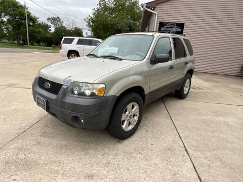 2005 Ford Escape for sale at Auto Connection in Waterloo IA