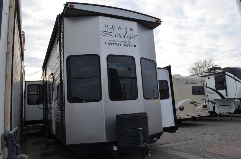 2019 Forest River Wildwood Grand Lodge