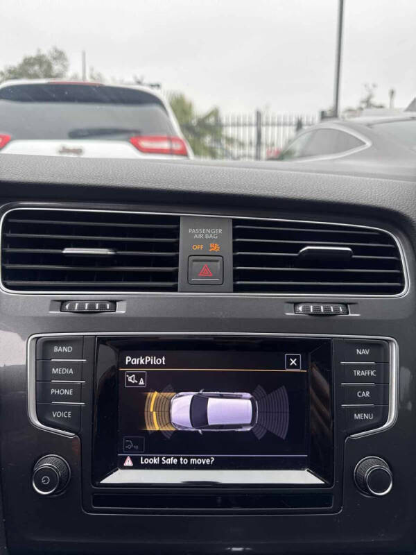 2015 Volkswagen e-Golf SEL Premium